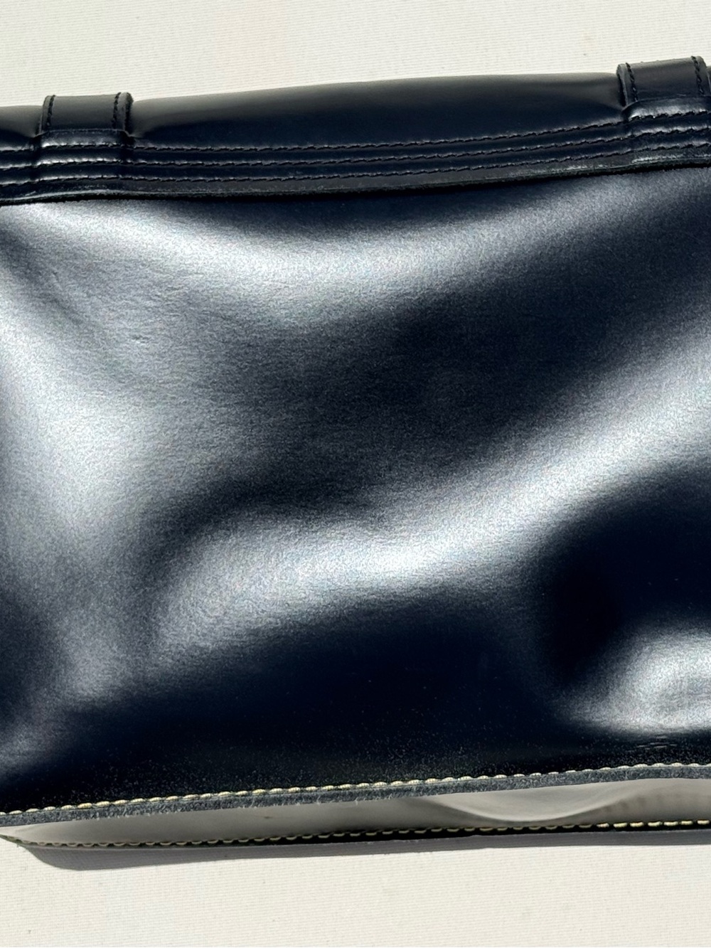 Dr. Marten’s Real Leather Crossbody Bag🖤 - Picture 4 of 7